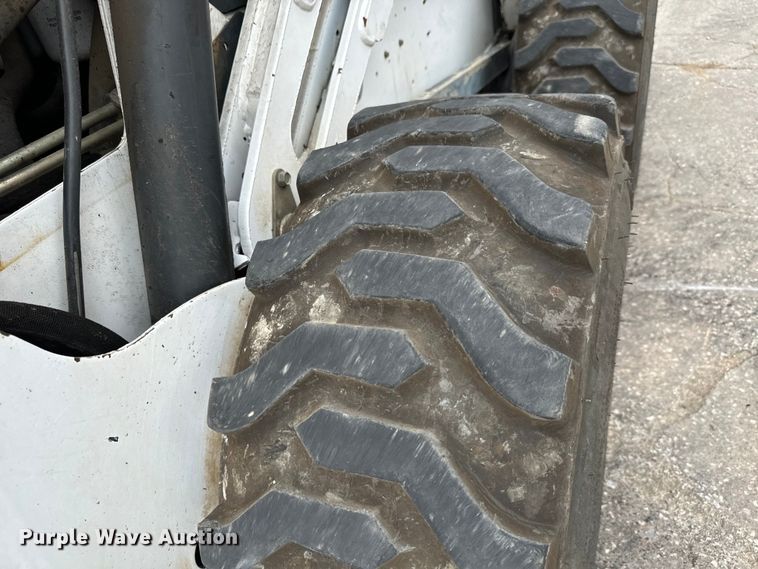 image for item LF9961 1998 Bobcat 873 skid steer loader