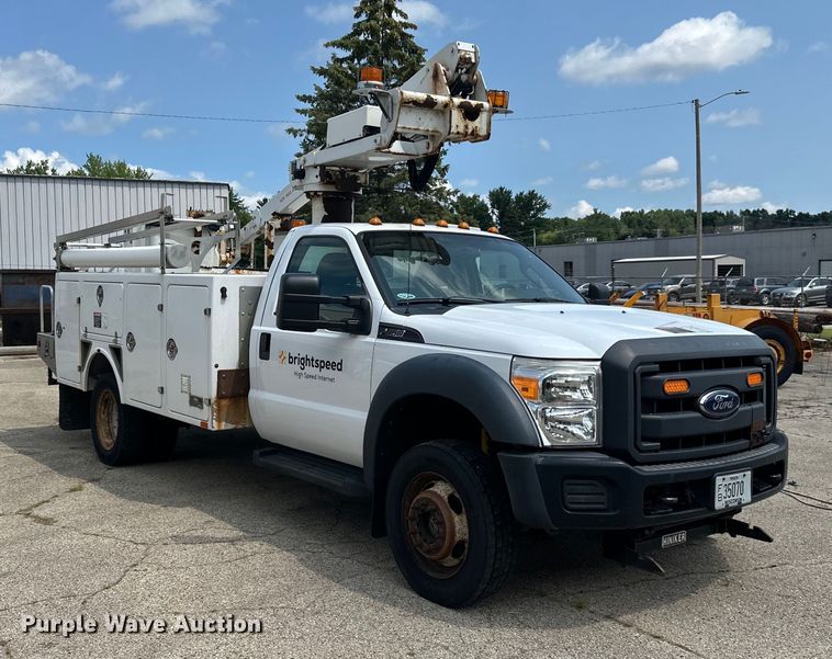 image for item LR9409 2013 Ford  F450 Super Duty XL bucket truck