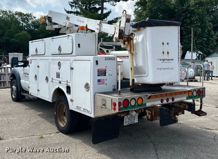 image for item LR9409 2013 Ford  F450 Super Duty XL bucket truck