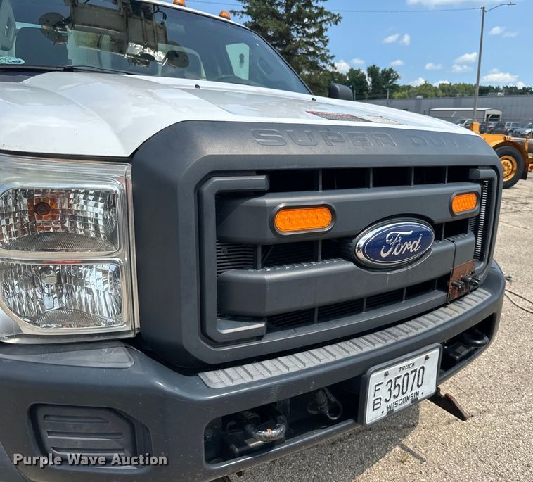 image for item LR9409 2013 Ford  F450 Super Duty XL bucket truck