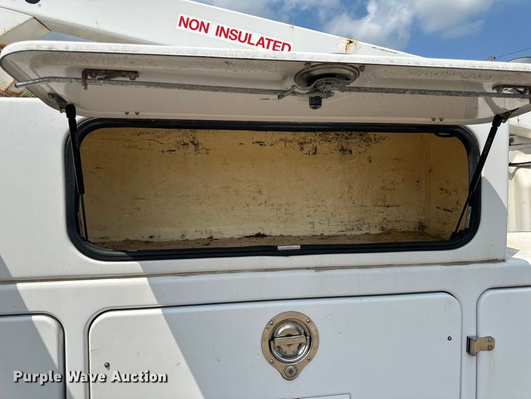 image for item LR9409 2013 Ford  F450 Super Duty XL bucket truck