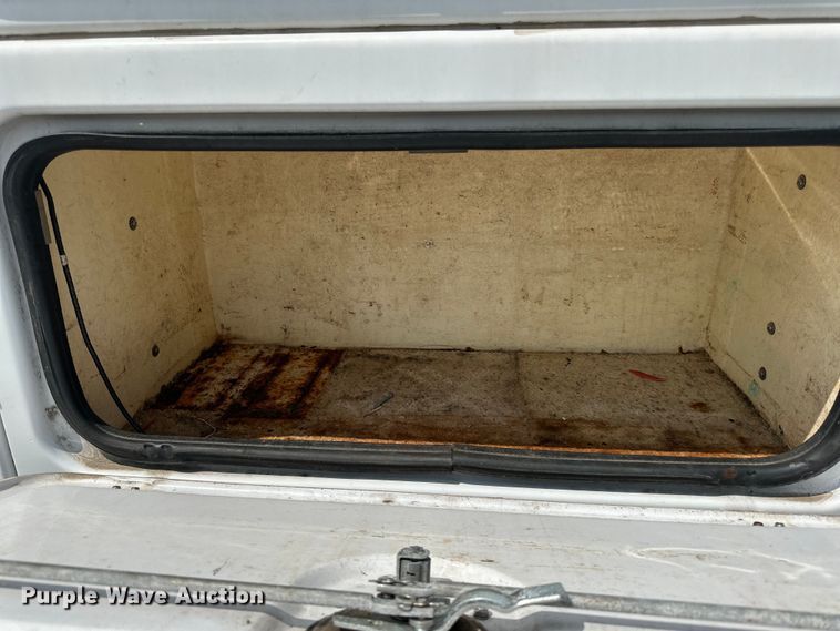 image for item LR9409 2013 Ford  F450 Super Duty XL bucket truck