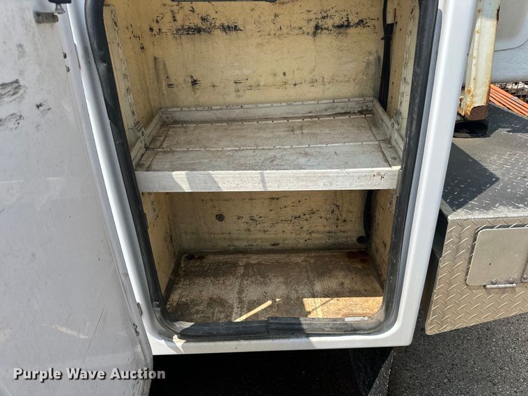 image for item LR9409 2013 Ford  F450 Super Duty XL bucket truck