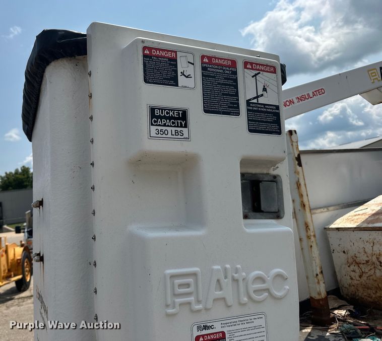 image for item LR9409 2013 Ford  F450 Super Duty XL bucket truck