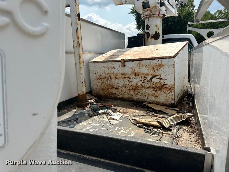 image for item LR9409 2013 Ford  F450 Super Duty XL bucket truck