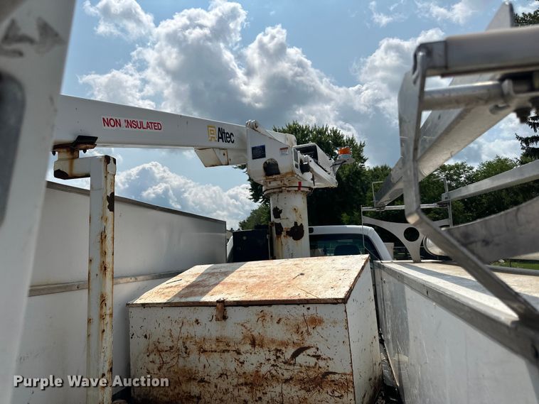 image for item LR9409 2013 Ford  F450 Super Duty XL bucket truck