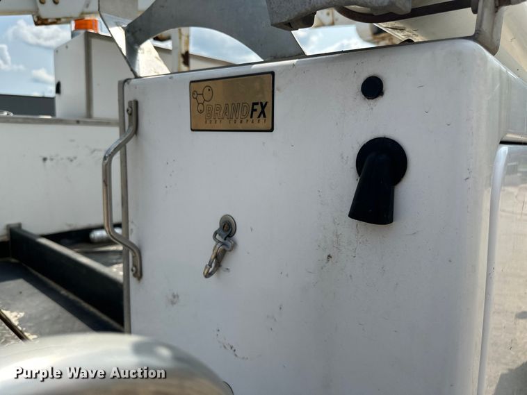 image for item LR9409 2013 Ford  F450 Super Duty XL bucket truck