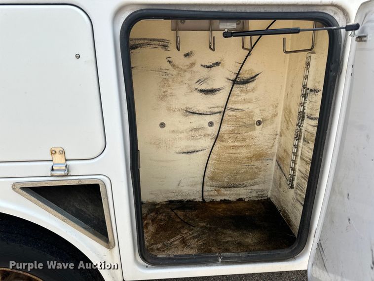 image for item LR9409 2013 Ford  F450 Super Duty XL bucket truck