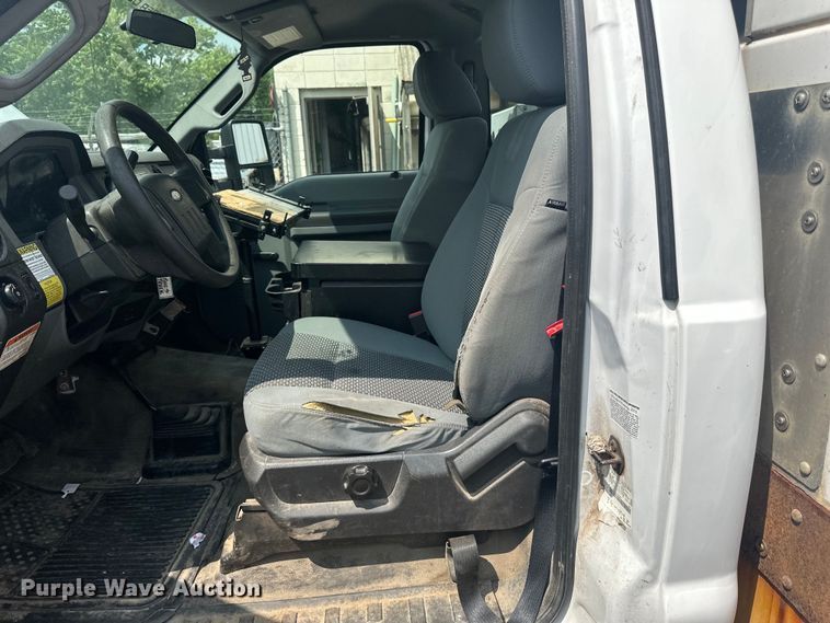 image for item LR9409 2013 Ford  F450 Super Duty XL bucket truck