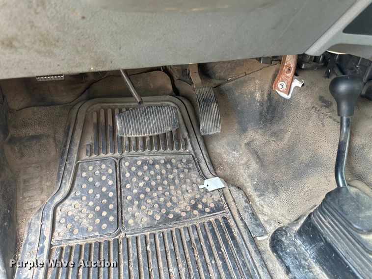 image for item LR9409 2013 Ford  F450 Super Duty XL bucket truck