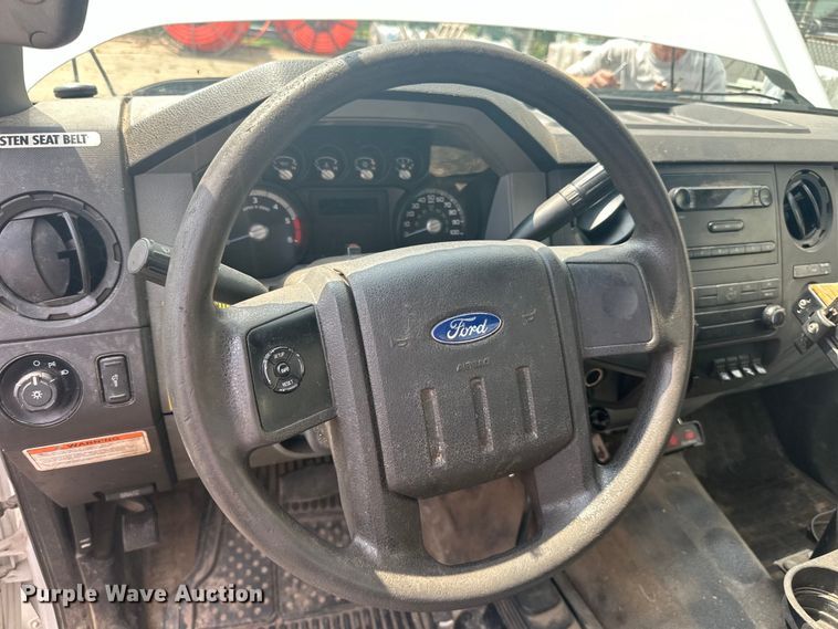 image for item LR9409 2013 Ford  F450 Super Duty XL bucket truck