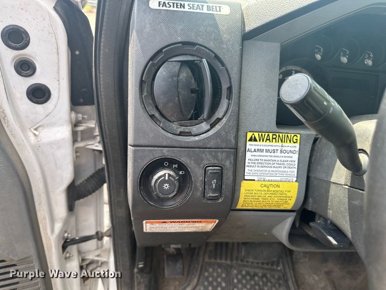 image for item LR9409 2013 Ford  F450 Super Duty XL bucket truck