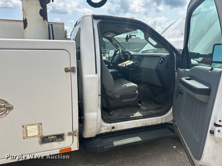 image for item LR9409 2013 Ford  F450 Super Duty XL bucket truck