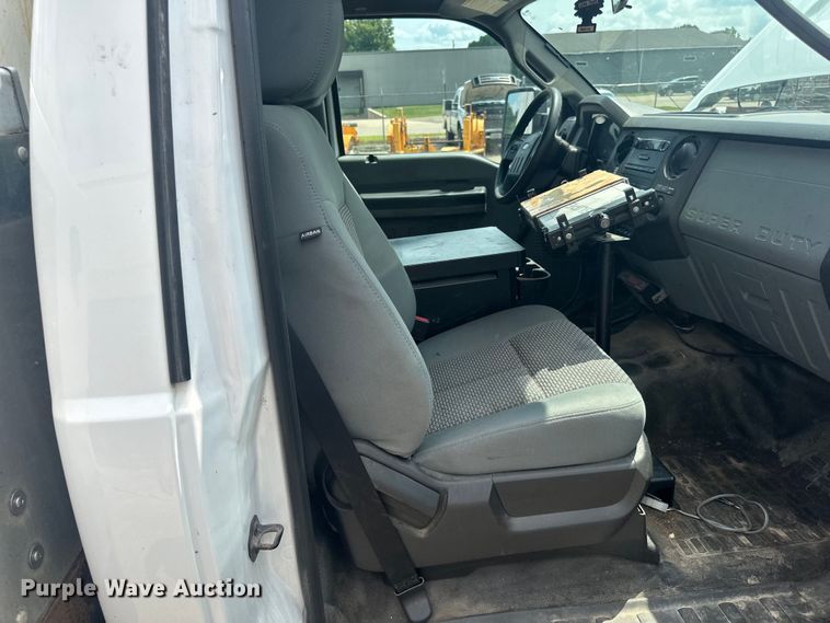 image for item LR9409 2013 Ford  F450 Super Duty XL bucket truck