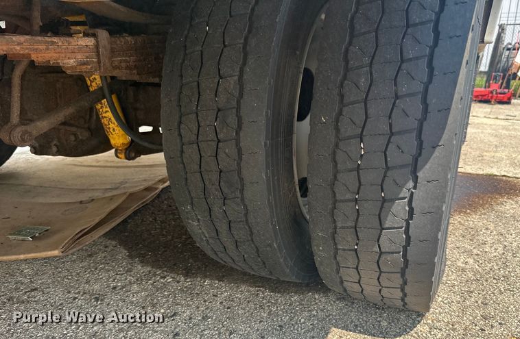 image for item LR9409 2013 Ford  F450 Super Duty XL bucket truck