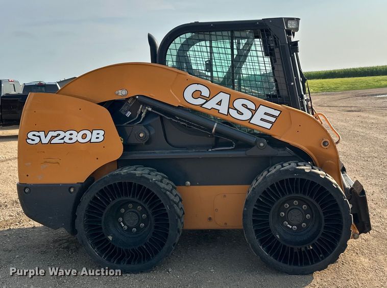 image for item LR9419 2020 Case SV280B skid steer loader