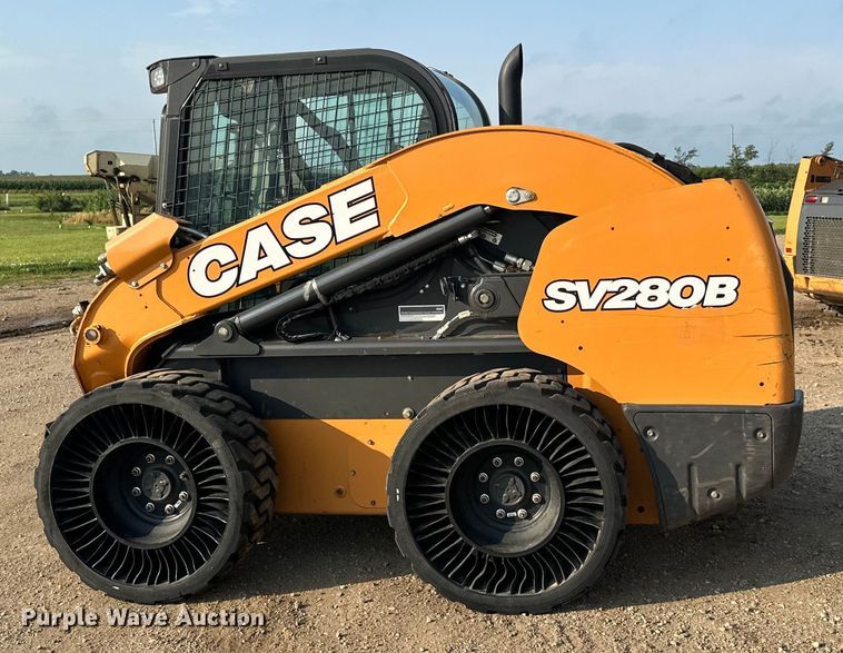 image for item LR9419 2020 Case SV280B skid steer loader