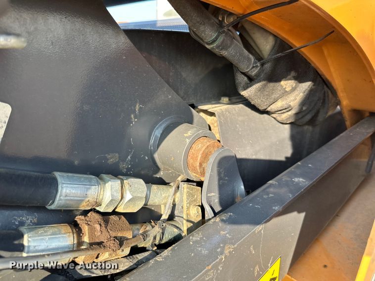 image for item LR9419 2020 Case SV280B skid steer loader