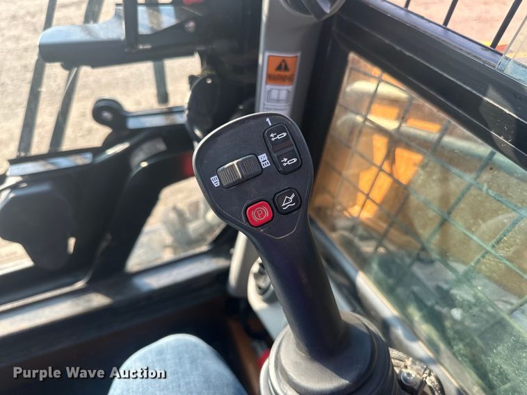 image for item LR9419 2020 Case SV280B skid steer loader