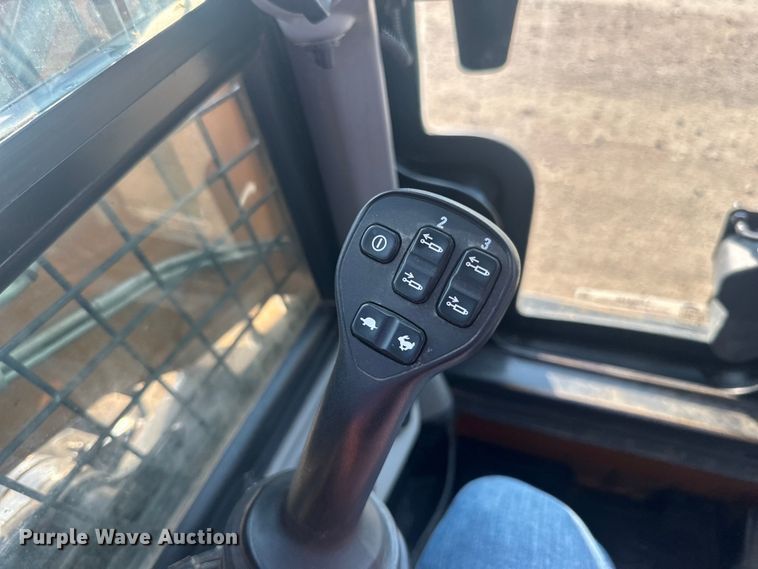 image for item LR9419 2020 Case SV280B skid steer loader