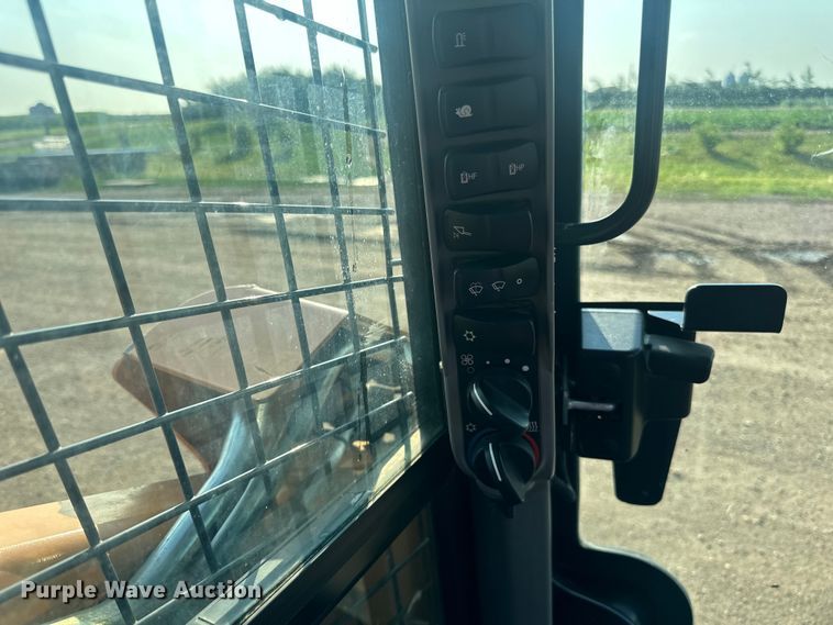 image for item LR9419 2020 Case SV280B skid steer loader