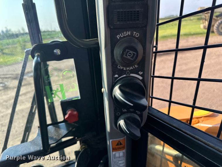 image for item LR9419 2020 Case SV280B skid steer loader