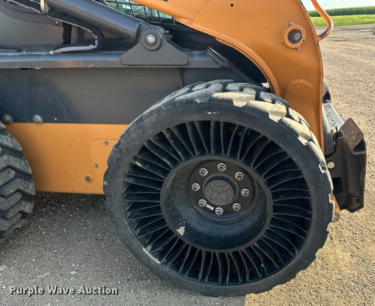 image for item LR9419 2020 Case SV280B skid steer loader