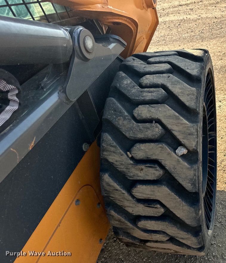 image for item LR9419 2020 Case SV280B skid steer loader