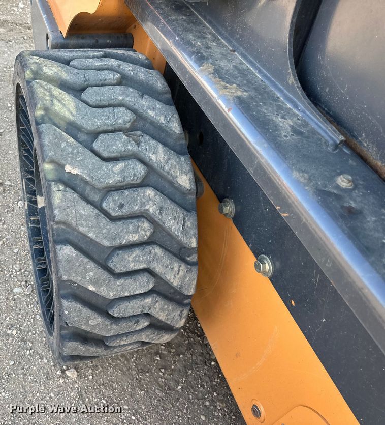 image for item LR9419 2020 Case SV280B skid steer loader