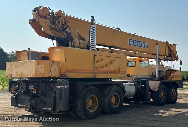 image for item LR9424 1971 Grove TM600 crane