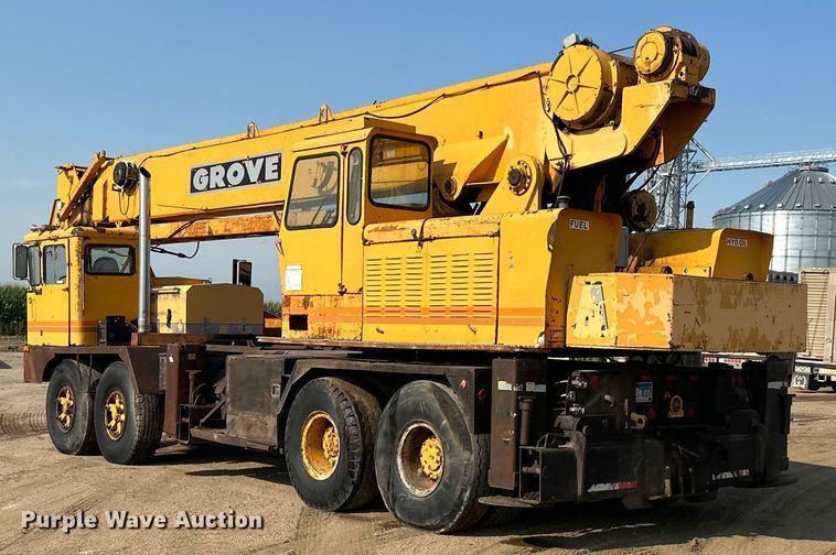 image for item LR9424 1971 Grove TM600 crane