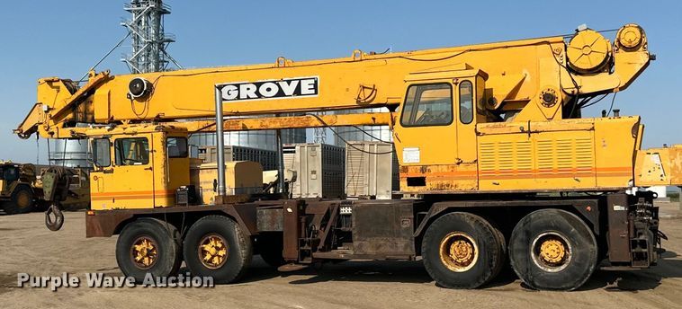 image for item LR9424 1971 Grove TM600 crane