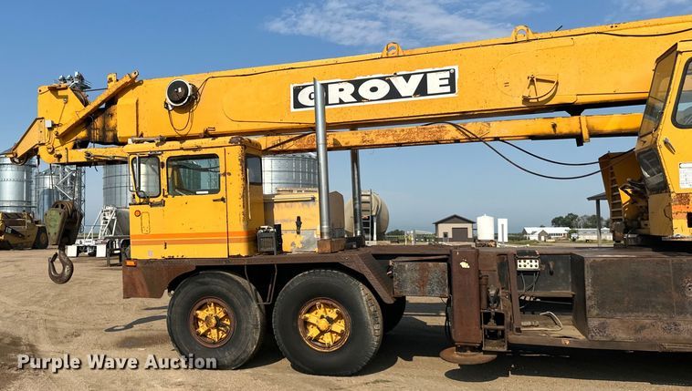 image for item LR9424 1971 Grove TM600 crane