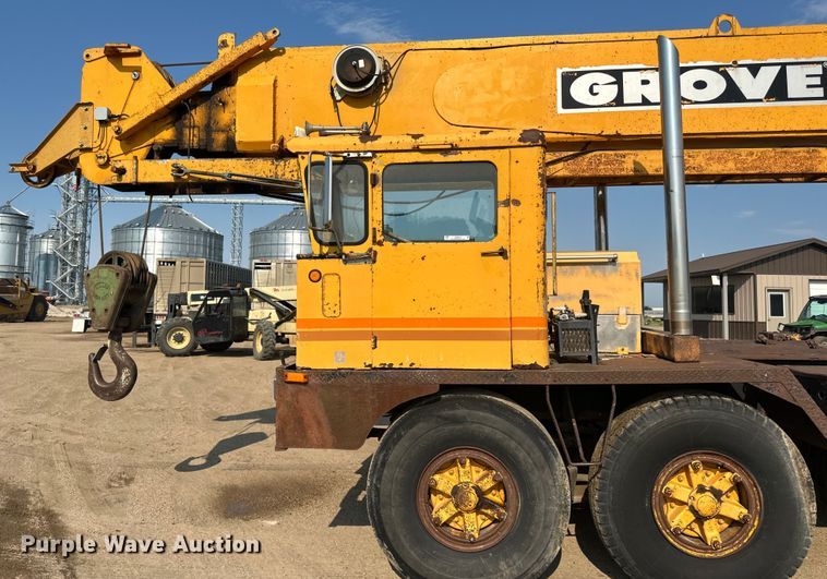image for item LR9424 1971 Grove TM600 crane