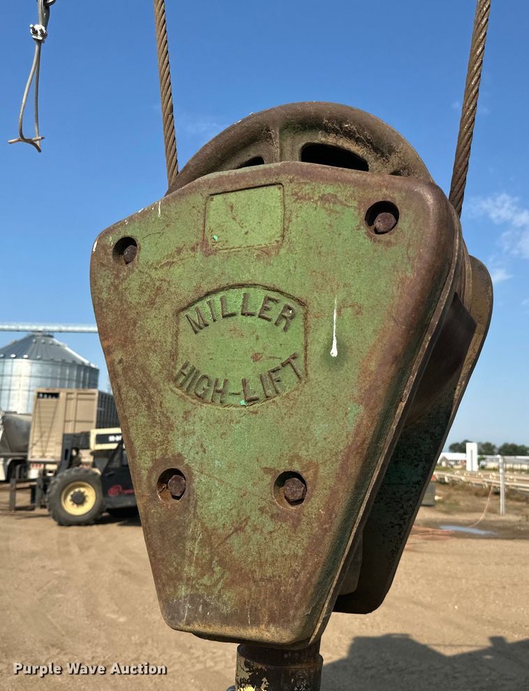 image for item LR9424 1971 Grove TM600 crane