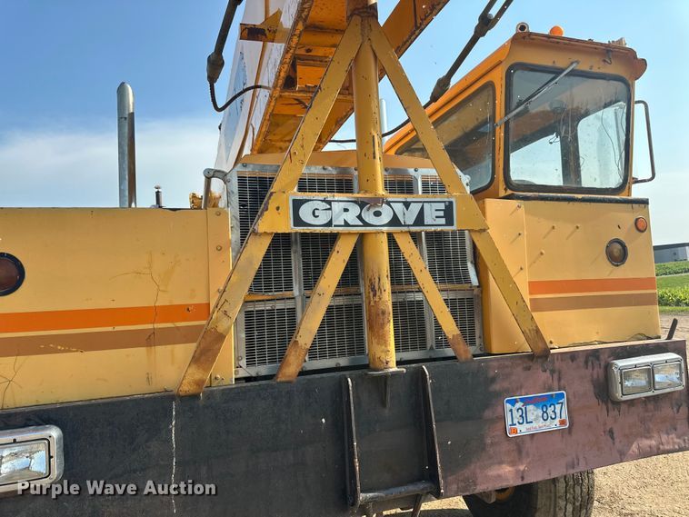 image for item LR9424 1971 Grove TM600 crane