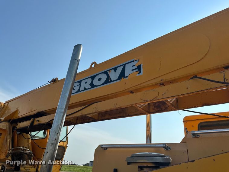 image for item LR9424 1971 Grove TM600 crane