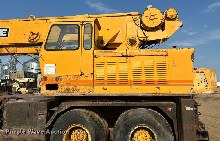 image for item LR9424 1971 Grove TM600 crane