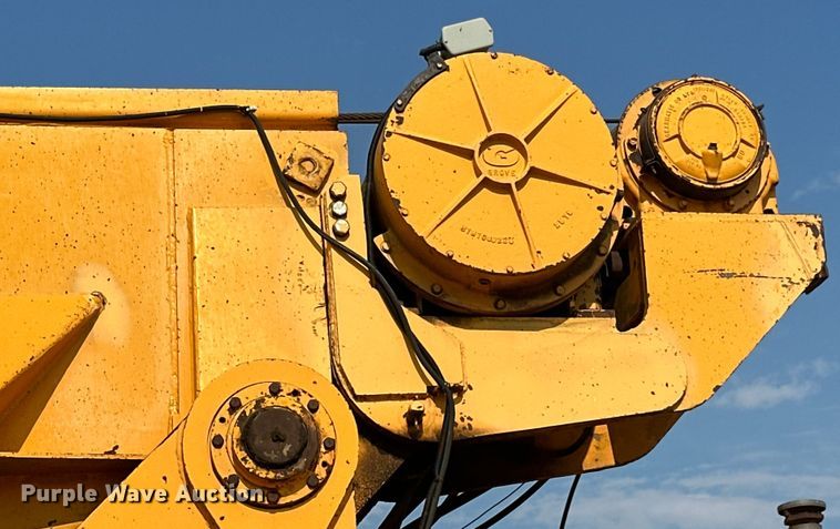 image for item LR9424 1971 Grove TM600 crane