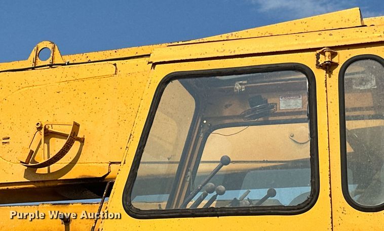 image for item LR9424 1971 Grove TM600 crane