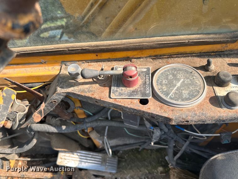 image for item LR9424 1971 Grove TM600 crane