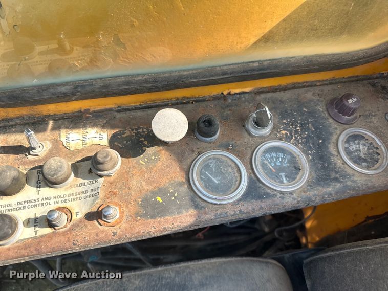 image for item LR9424 1971 Grove TM600 crane