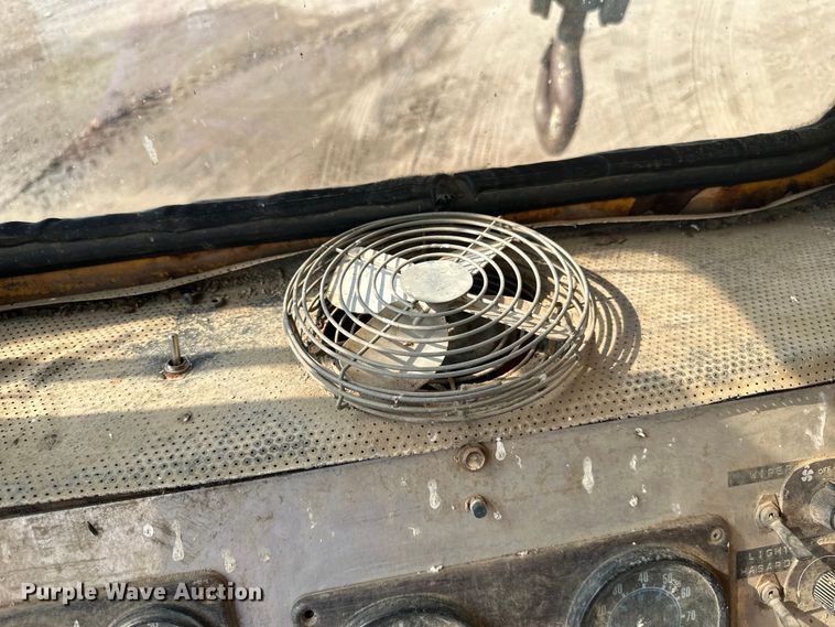 image for item LR9424 1971 Grove TM600 crane