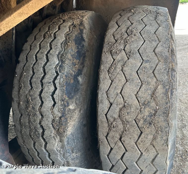 image for item LR9424 1971 Grove TM600 crane