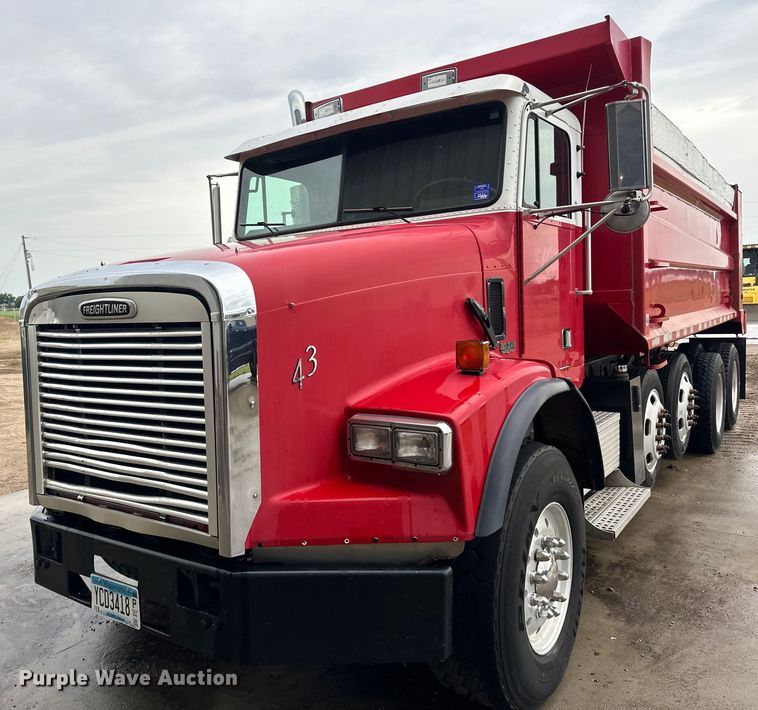 image for item LR9426 1997 Freightliner FL112SD dump truck