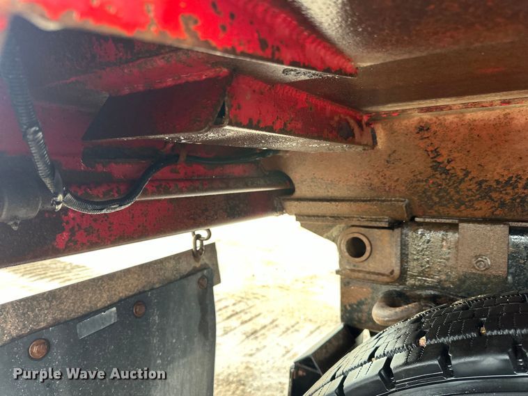 image for item LR9426 1997 Freightliner FL112SD dump truck