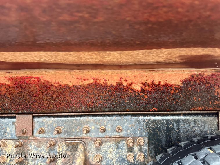 image for item LR9426 1997 Freightliner FL112SD dump truck