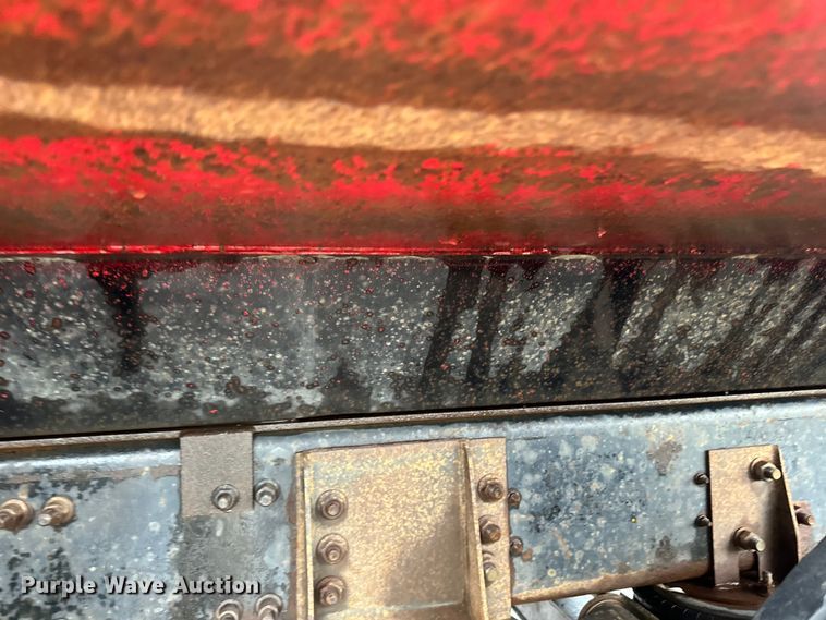 image for item LR9426 1997 Freightliner FL112SD dump truck