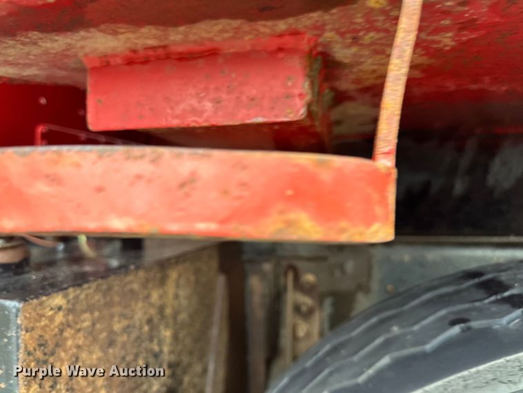 image for item LR9426 1997 Freightliner FL112SD dump truck