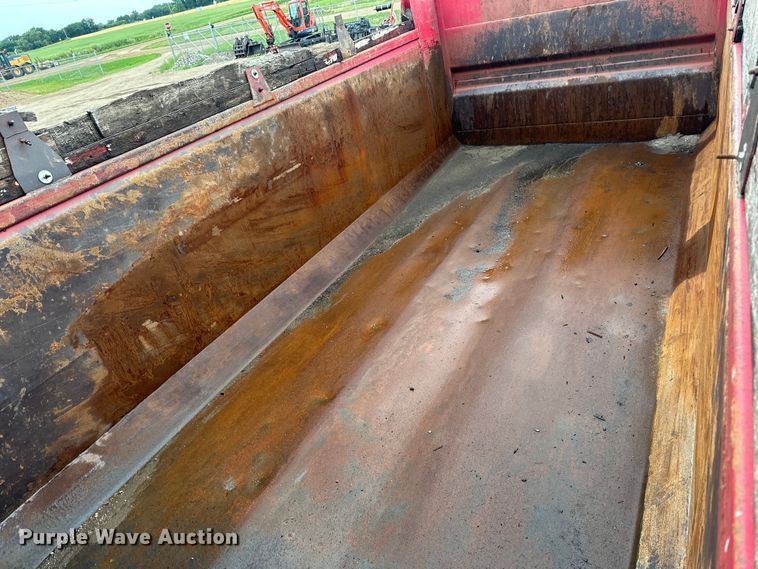 image for item LR9426 1997 Freightliner FL112SD dump truck